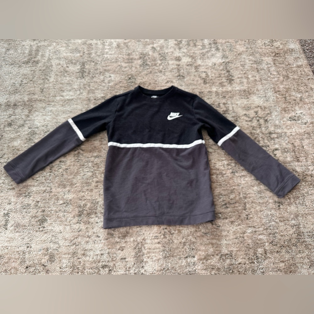 Nike Charcoal and Black Crew Neck Shirt